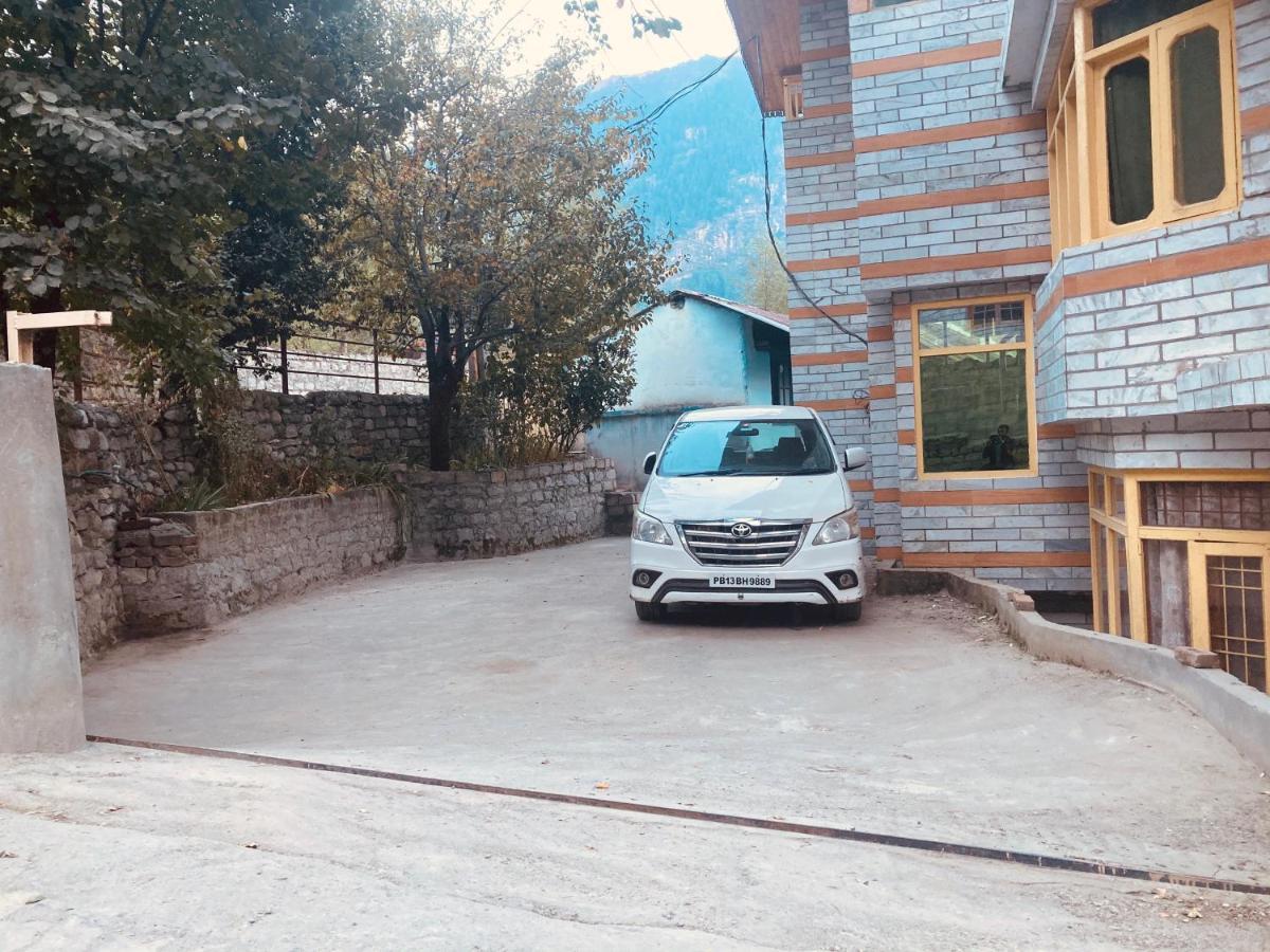 Woods Villa- A Luxury Mountains View Cottages Manali  Exterior photo