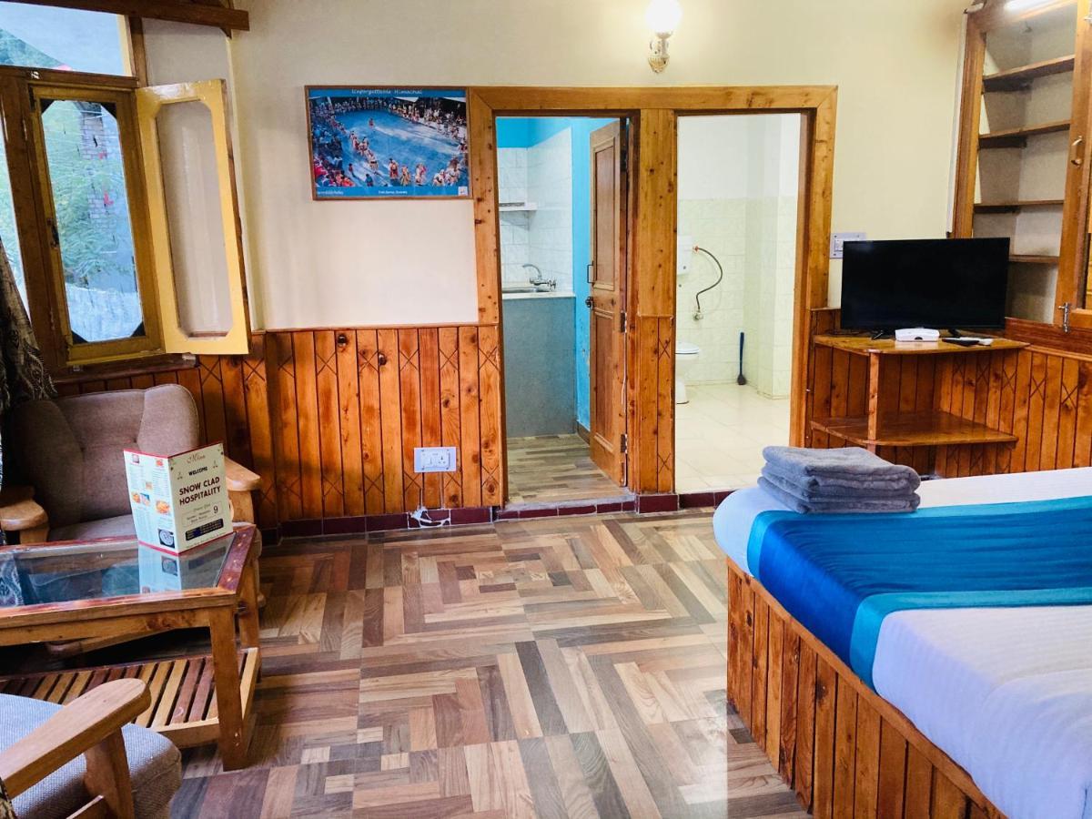 Woods Villa- A Luxury Mountains View Cottages Manali  Exterior photo