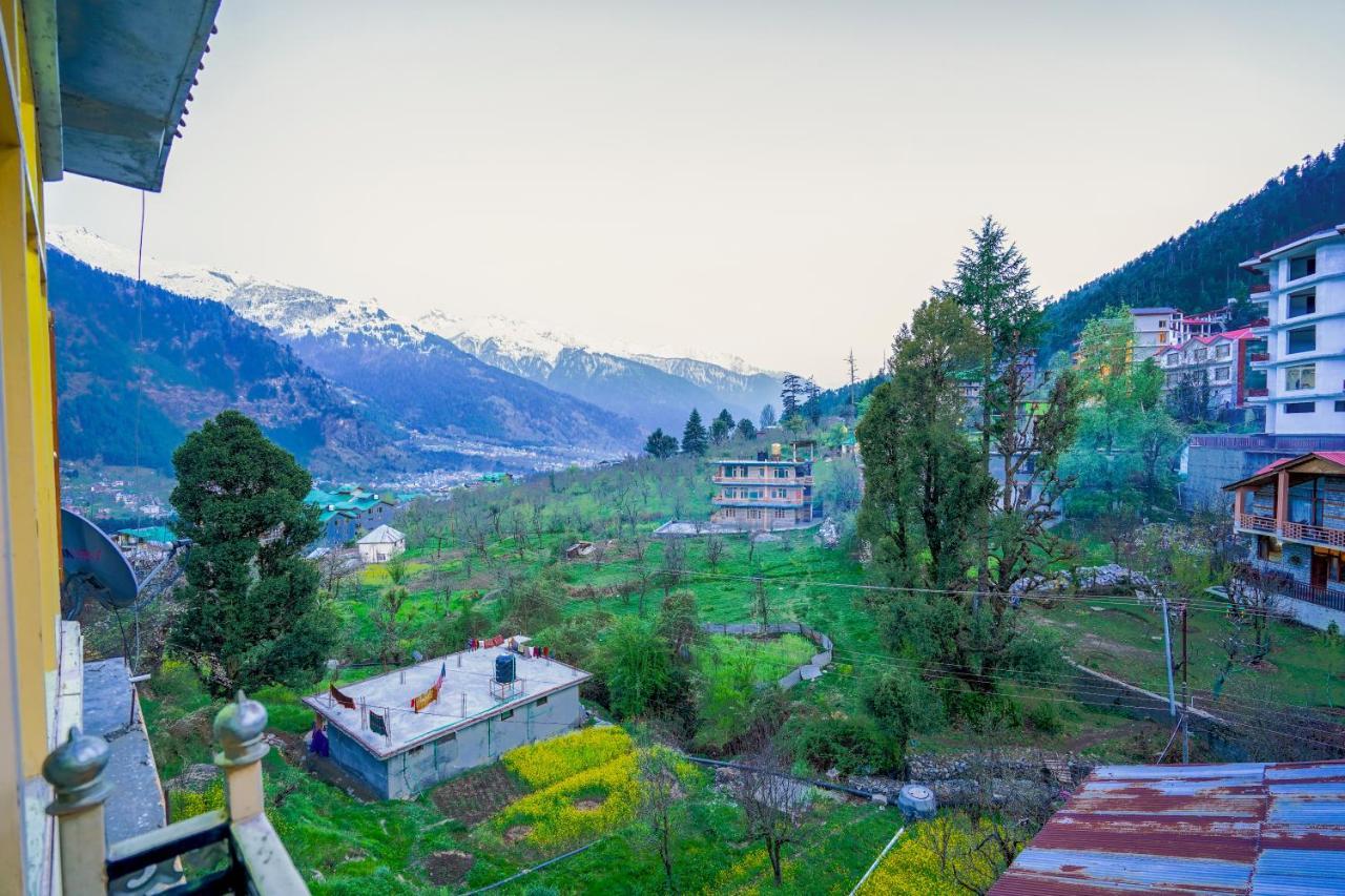 Woods Villa- A Luxury Mountains View Cottages Manali  Exterior photo