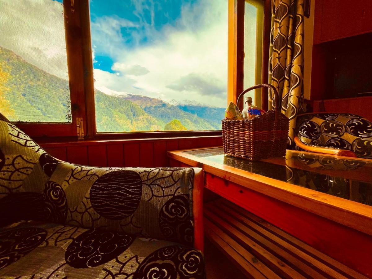 Woods Villa- A Luxury Mountains View Cottages Manali  Exterior photo